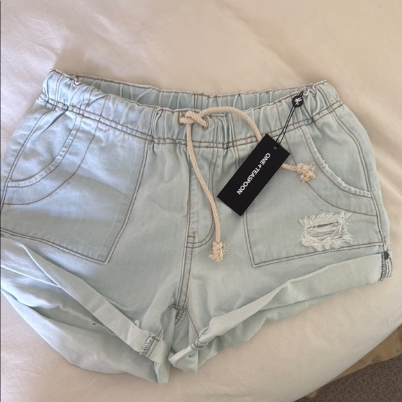 One Teaspoon Brand New Blue Jean Shorts Distressed Style - Picture 1 of 4